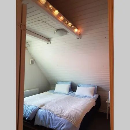 5 Minute Walk To Lego - 2 Bedrooms Loft Floor With Balcony *